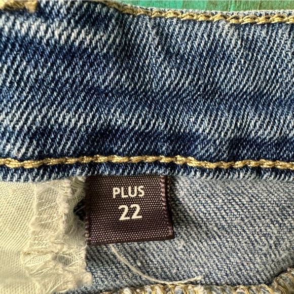 Reitman's Blue Distressed Skinny Jeans Size 22 - Picture 10 of 13